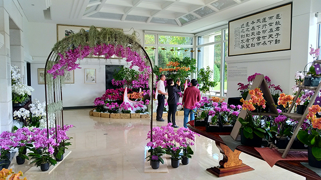 2017年台糖公司及蘭花協會應邀為我國WTO駐團使節舉辦台灣蘭花展覽，在優秀同仁的精心設計下，力呈台糖蘭藝與時尚之美，
