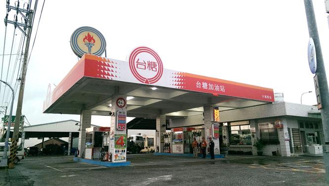 業務特寫 愛心站長劉建志助嬤善行光耀油品事業部