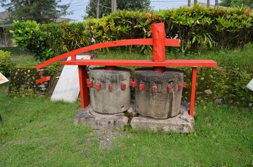 專欄 說糖解惑 以前老祖宗使用石車或廍車壓榨甘蔗