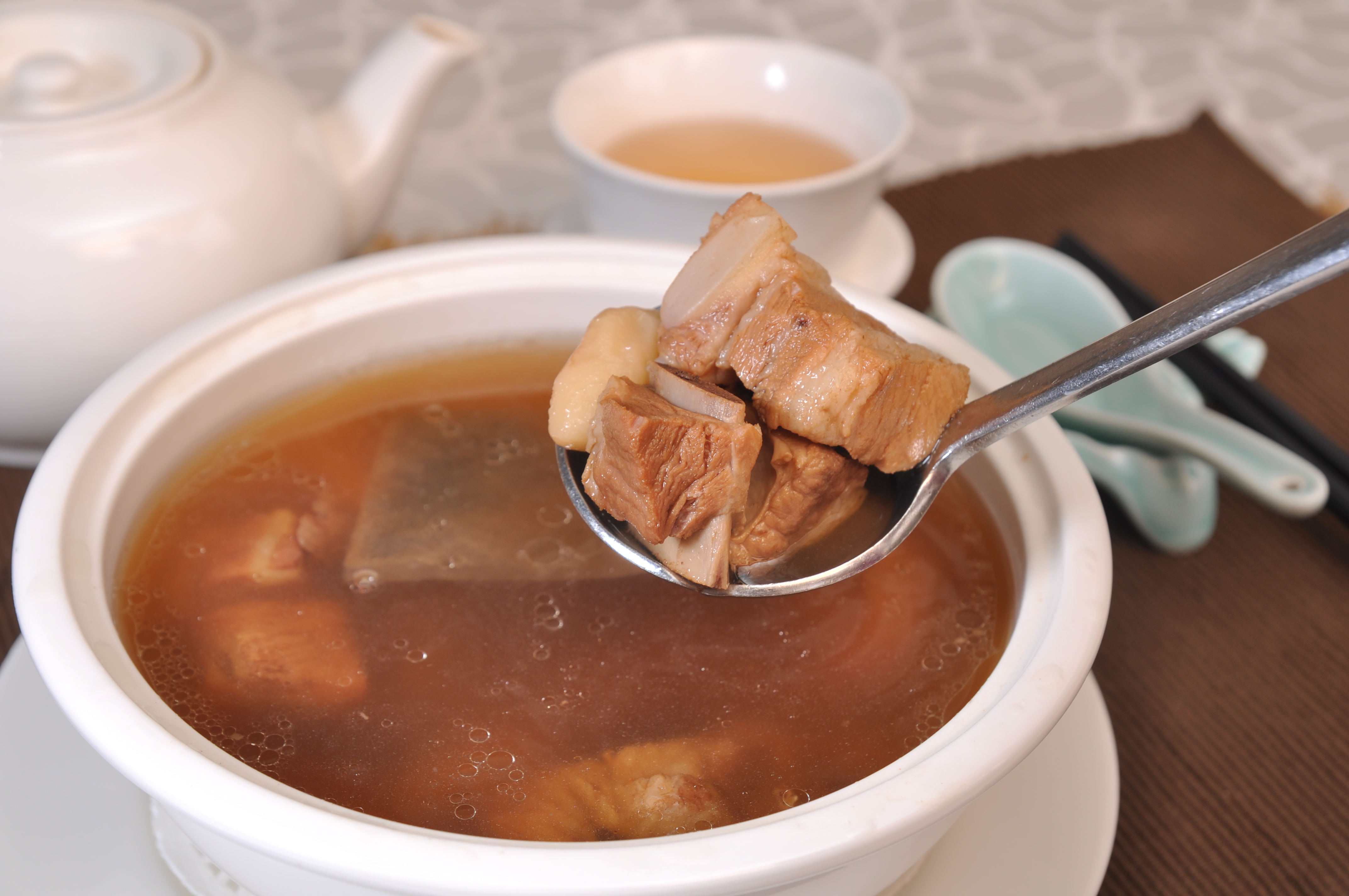 普洱燉菱角排骨湯