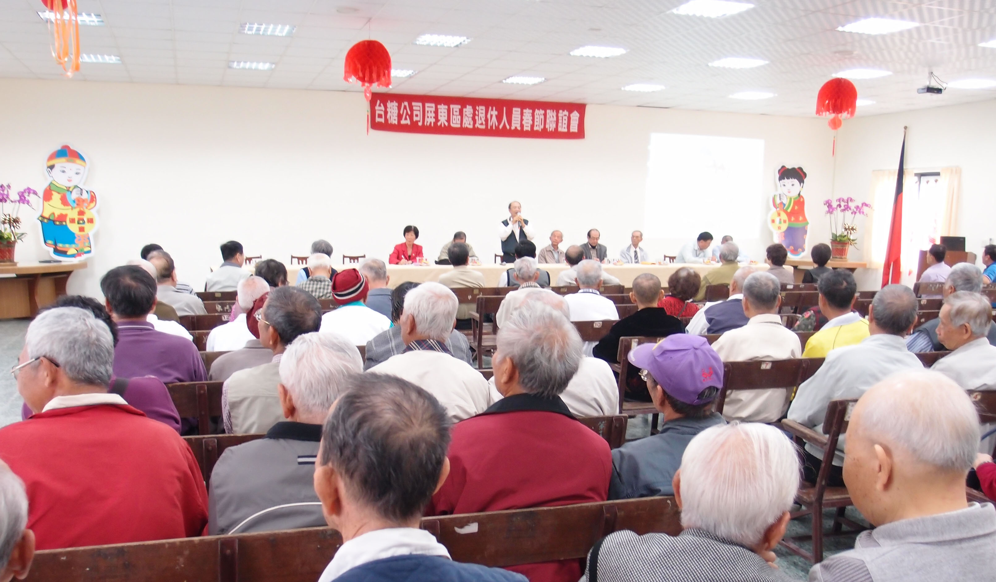梁經理致詞勉勵退休同仁保養身體，做當快樂的銀髮族
