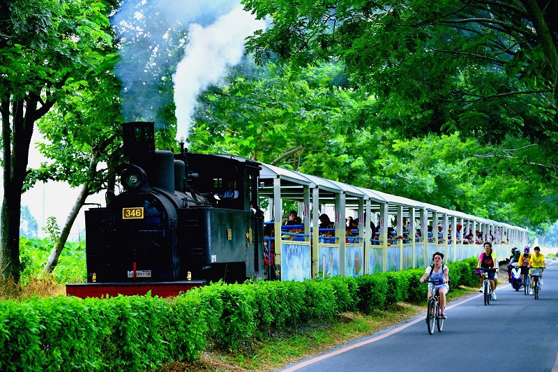   溪湖糖廠蒸汽小火車旅途風光 