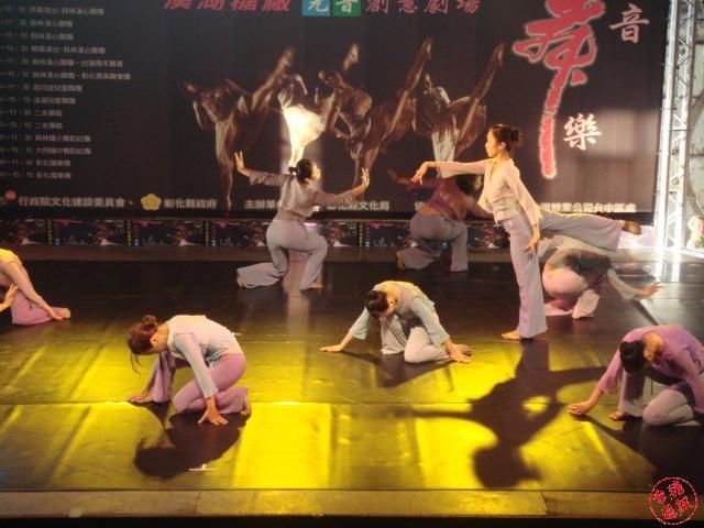   光音工場之展演-無論燈光、舞姿都是一流 