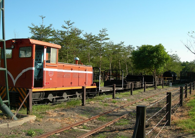 機關車頭及各式台車