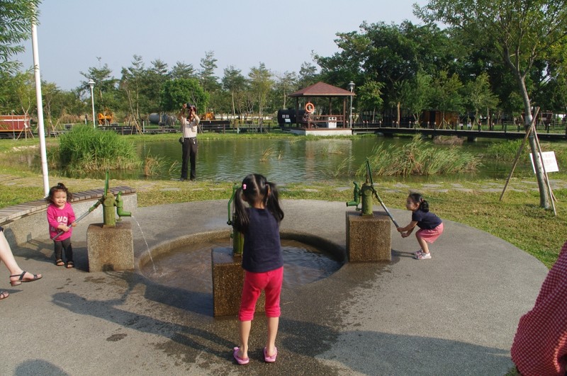 link to Xihu Sugar Refinery’s Water Playing Area