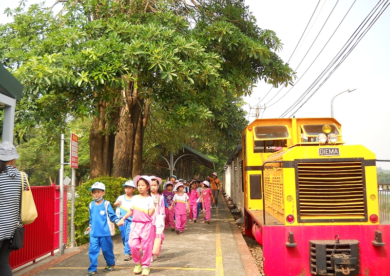 高雄花卉農園中心五分車花卉農園中心站