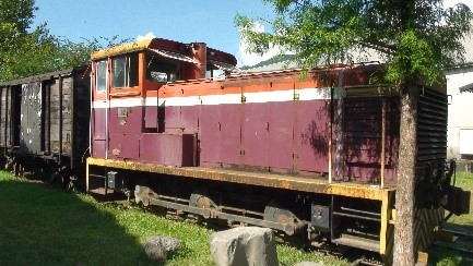 連結 糖鐵車頭與車廂-1：機車頭