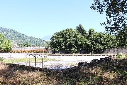 連結 糖廠內的游泳池