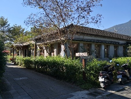 連結 舊糖廠托兒所、康樂室與圖書室(今啄木鳥餐廳)