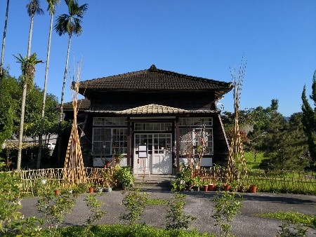 連結 舊原料區辦公室(今為外包餐廳)