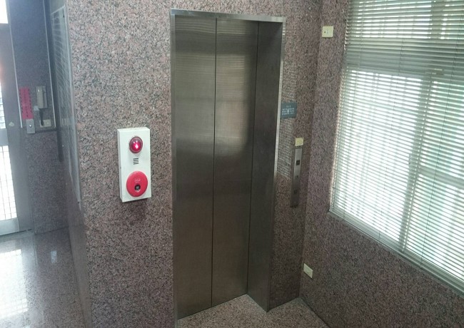 電梯