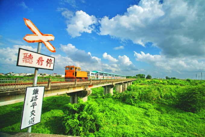 The first sugar railway business line is inside the Xinying Sugar Railway Cultural Park.相關描述