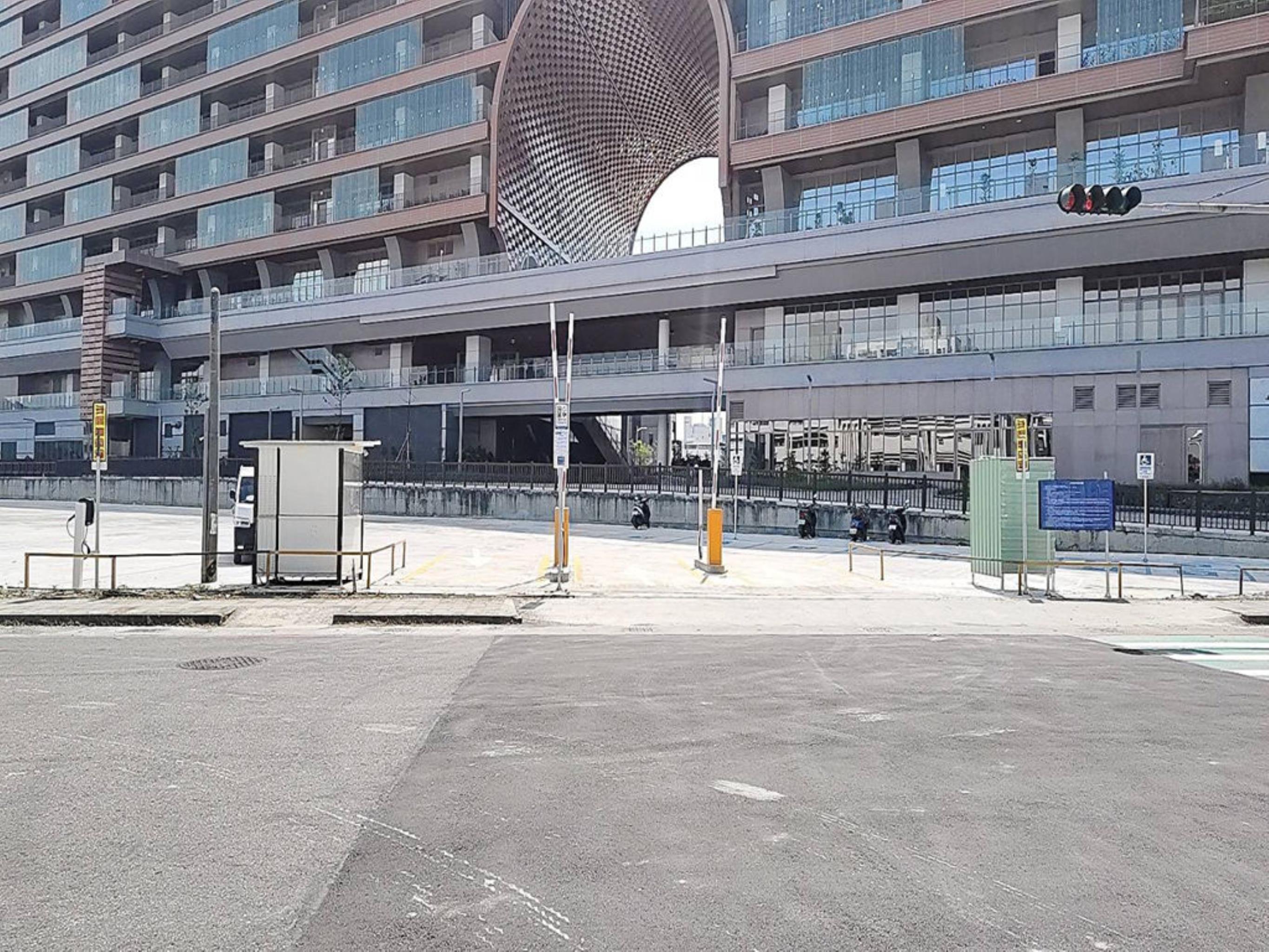 連結 台糖高雄鳳山車站停車場