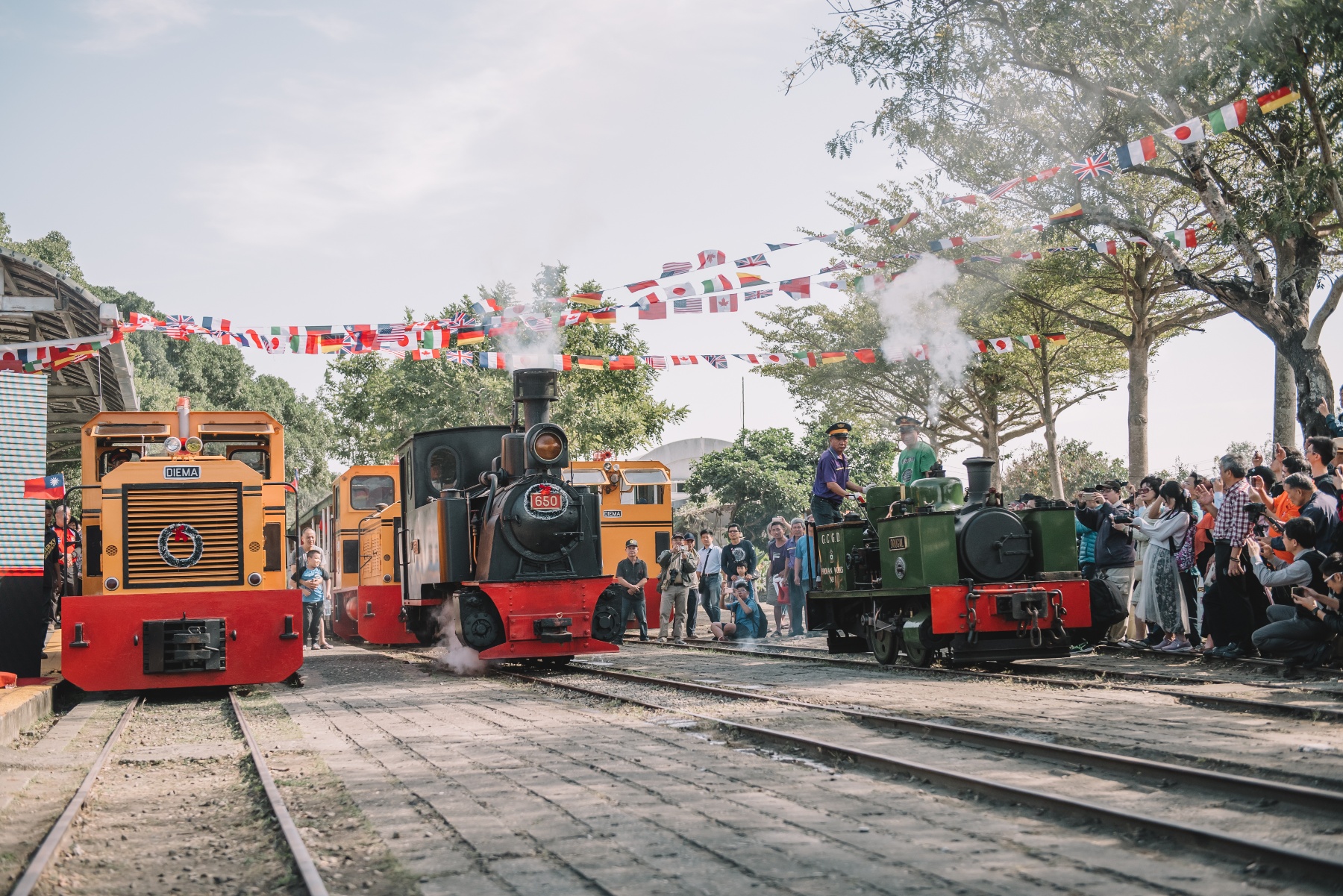 Dougal will restart and whistle with the steam locomotive of Taiwan sugar railways on December 8th.