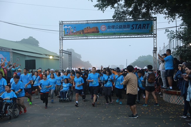 台糖公益路跑吸引3000跑友共襄盛舉。